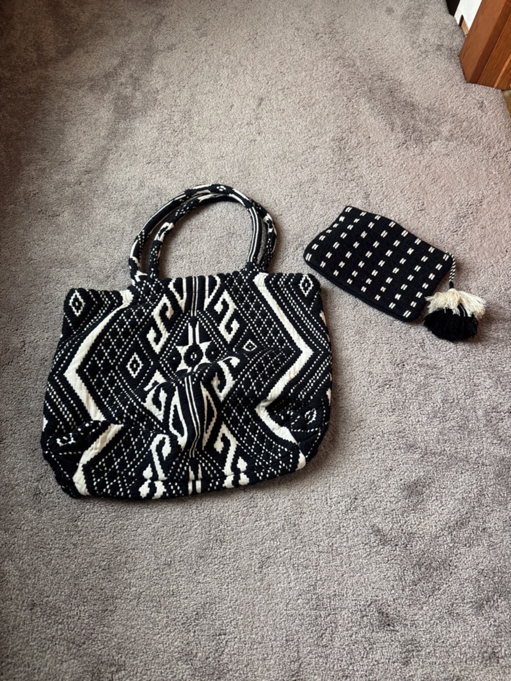 Loft Black White Woven Tote Bag w/ Universal Thread Wristlet Boho Aztec Pattern